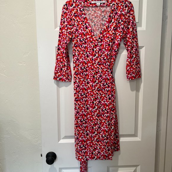 DVF Size 2 New Julian Two Leaf Dance Wrap Dress - Picture 14 of 16